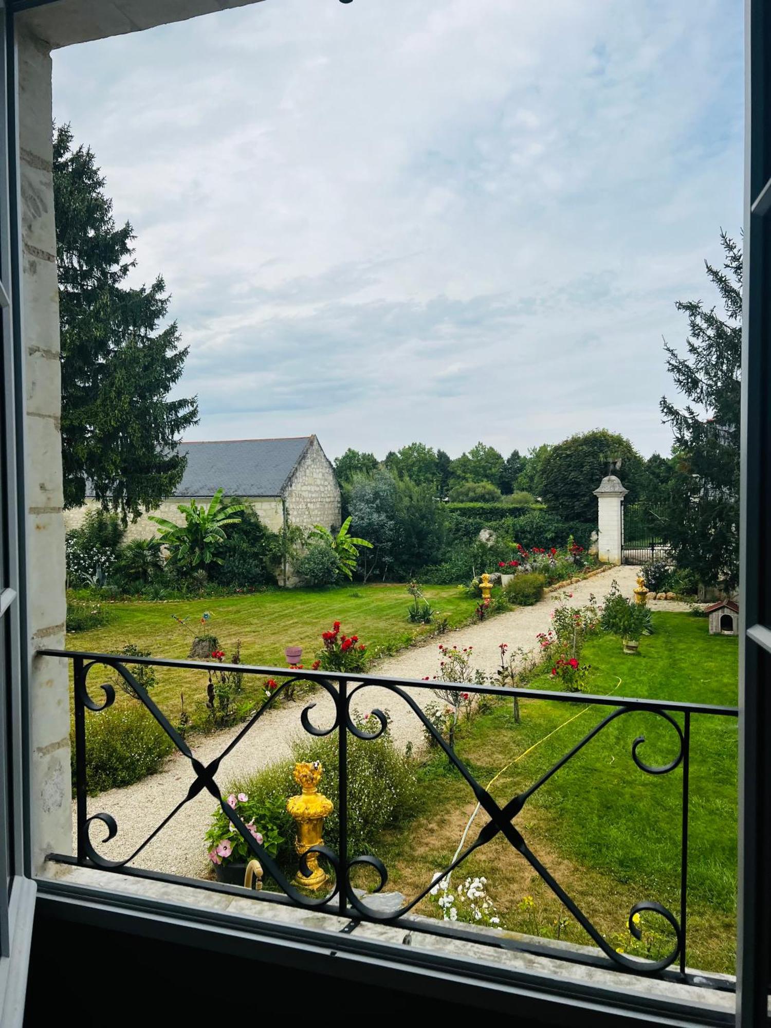 Chateau De La Thibaudiere Bois Savary - Chambre Familiale Du Roi Allonnes  外观 照片