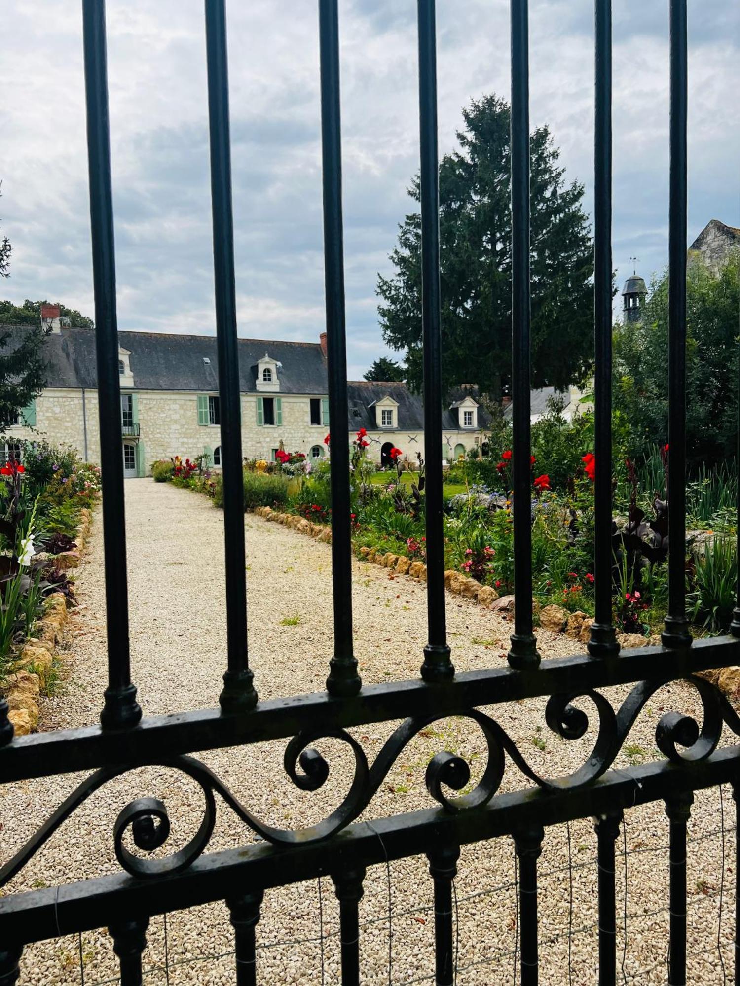 Chateau De La Thibaudiere Bois Savary - Chambre Familiale Du Roi Allonnes  外观 照片
