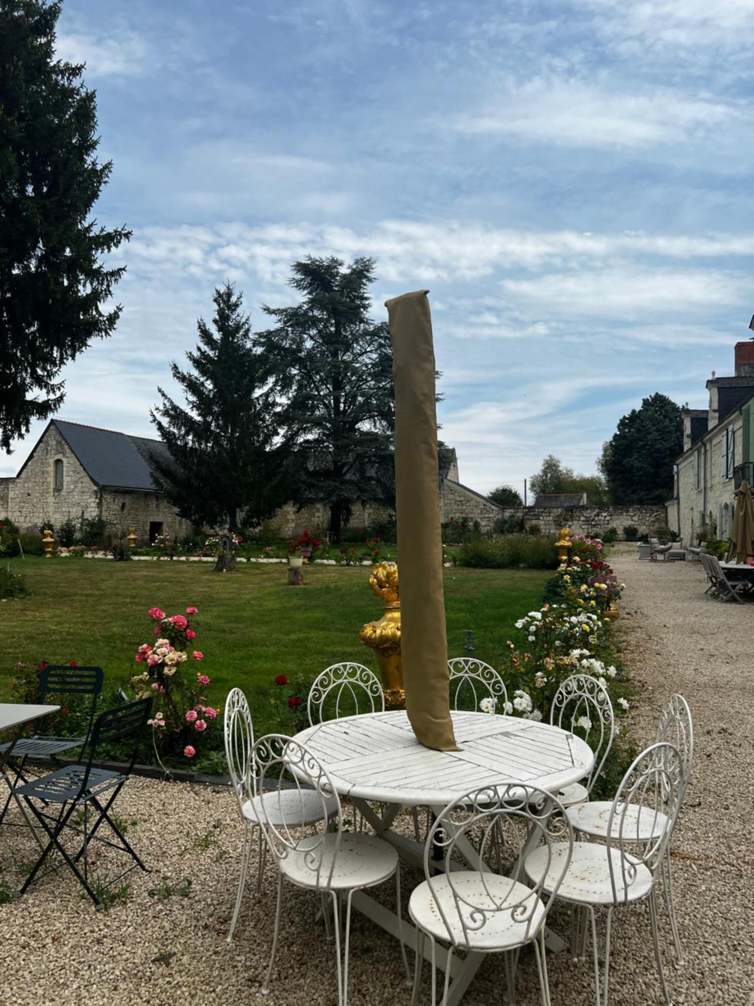 Chateau De La Thibaudiere Bois Savary - Chambre Familiale Du Roi Allonnes  外观 照片